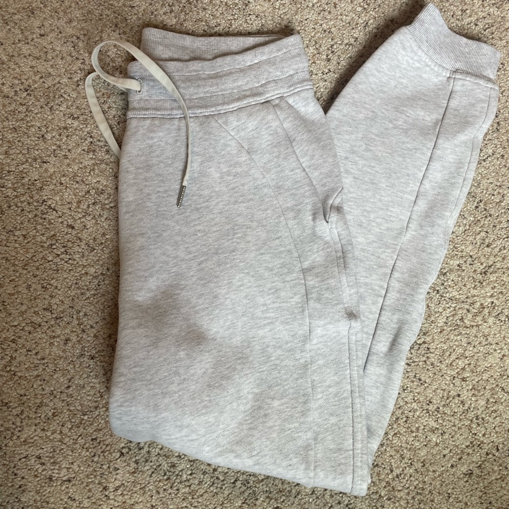 Lululemon grey scuba sweatpants size 6